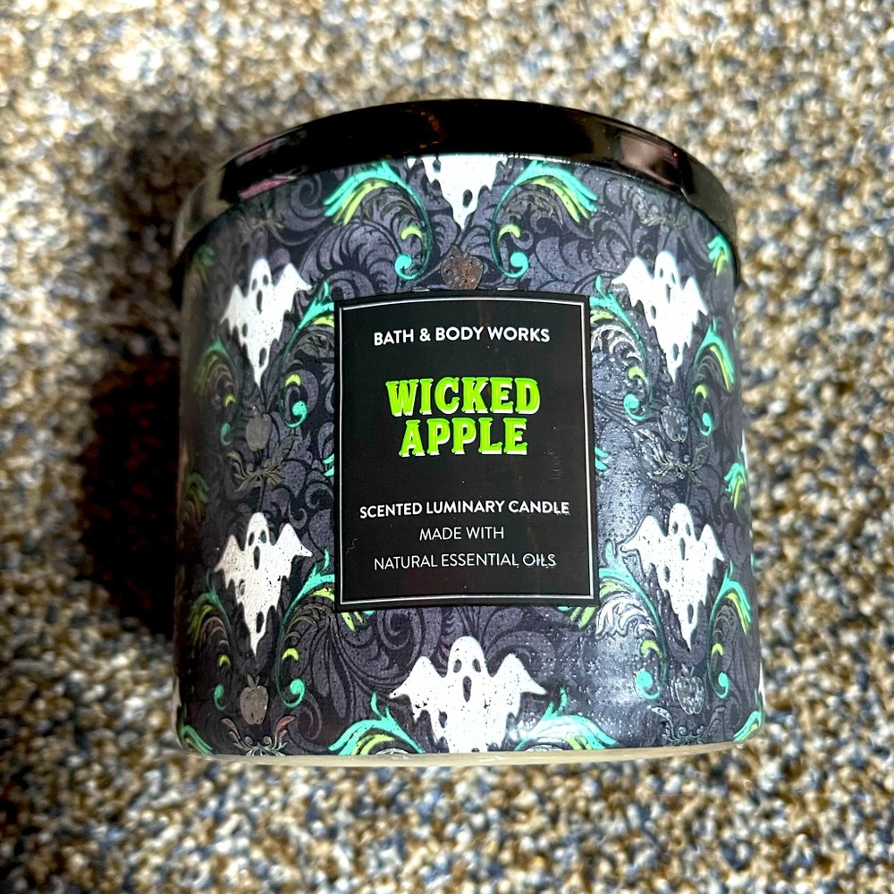 Bath and Body Works Halloween Wicked Apple Candle